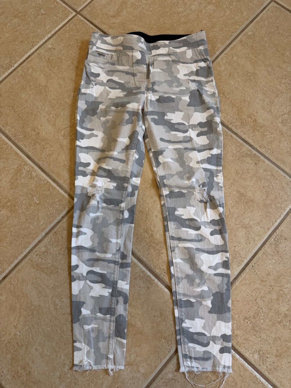 Women’s Gray Camo Distressed Skinny Jeans